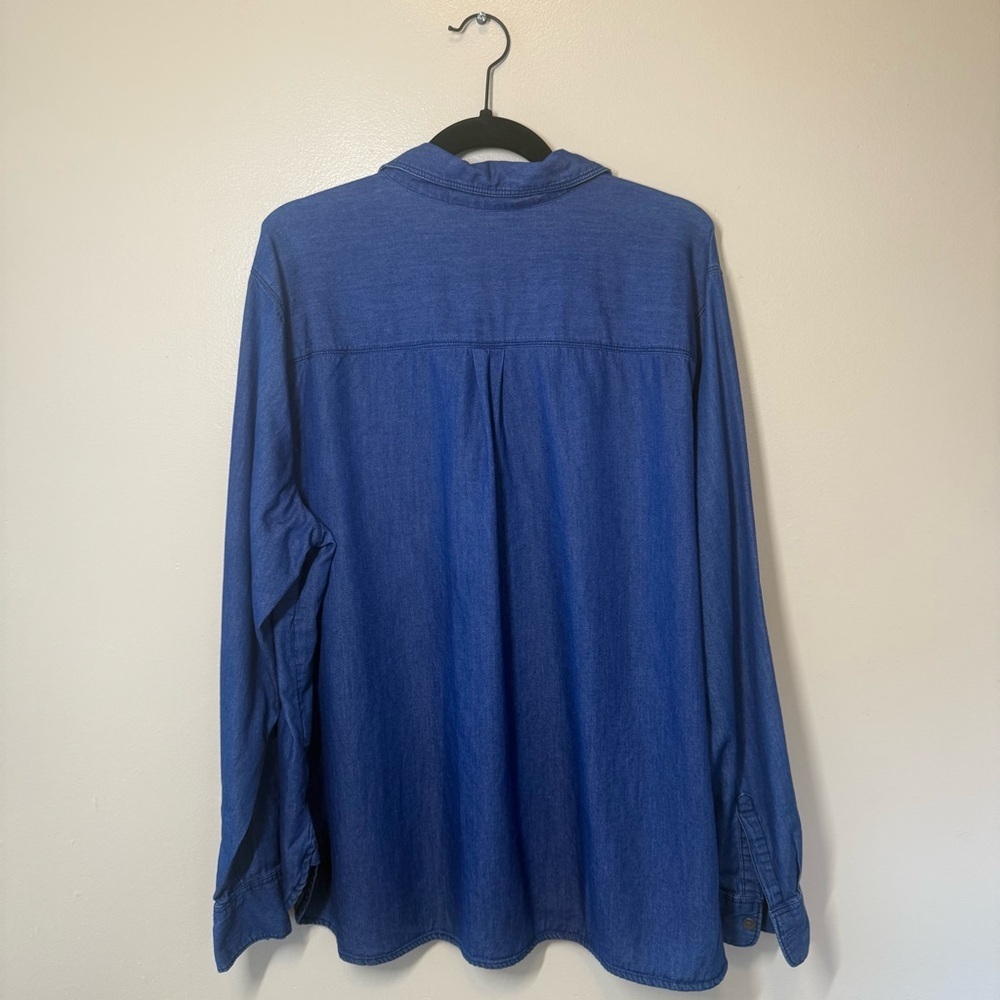 Old Navy Old Navy Denim Blue Button-Down Shirt - Picture 2 of 4